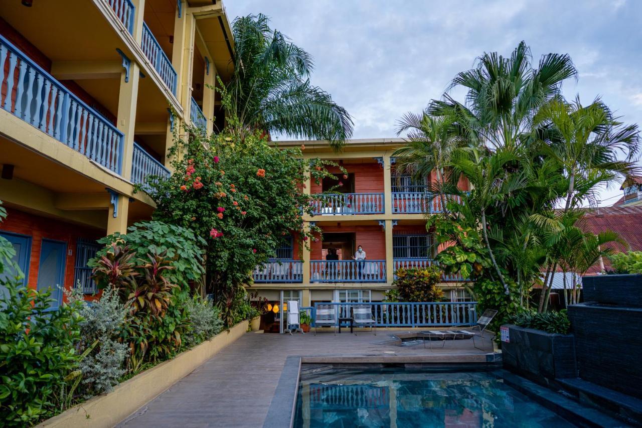 Hotel Casona De La Isla Flores Exterior photo