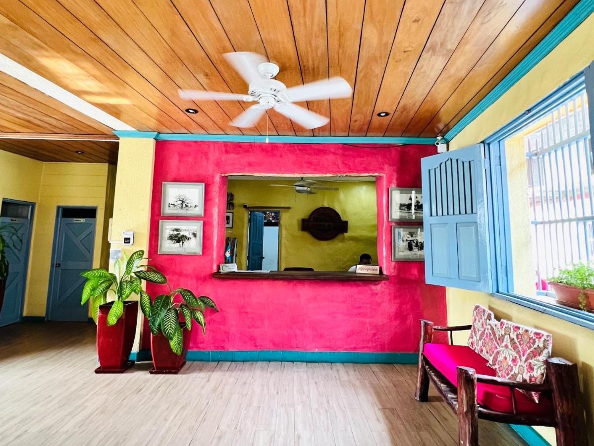 Hotel Casona De La Isla Flores Exterior photo