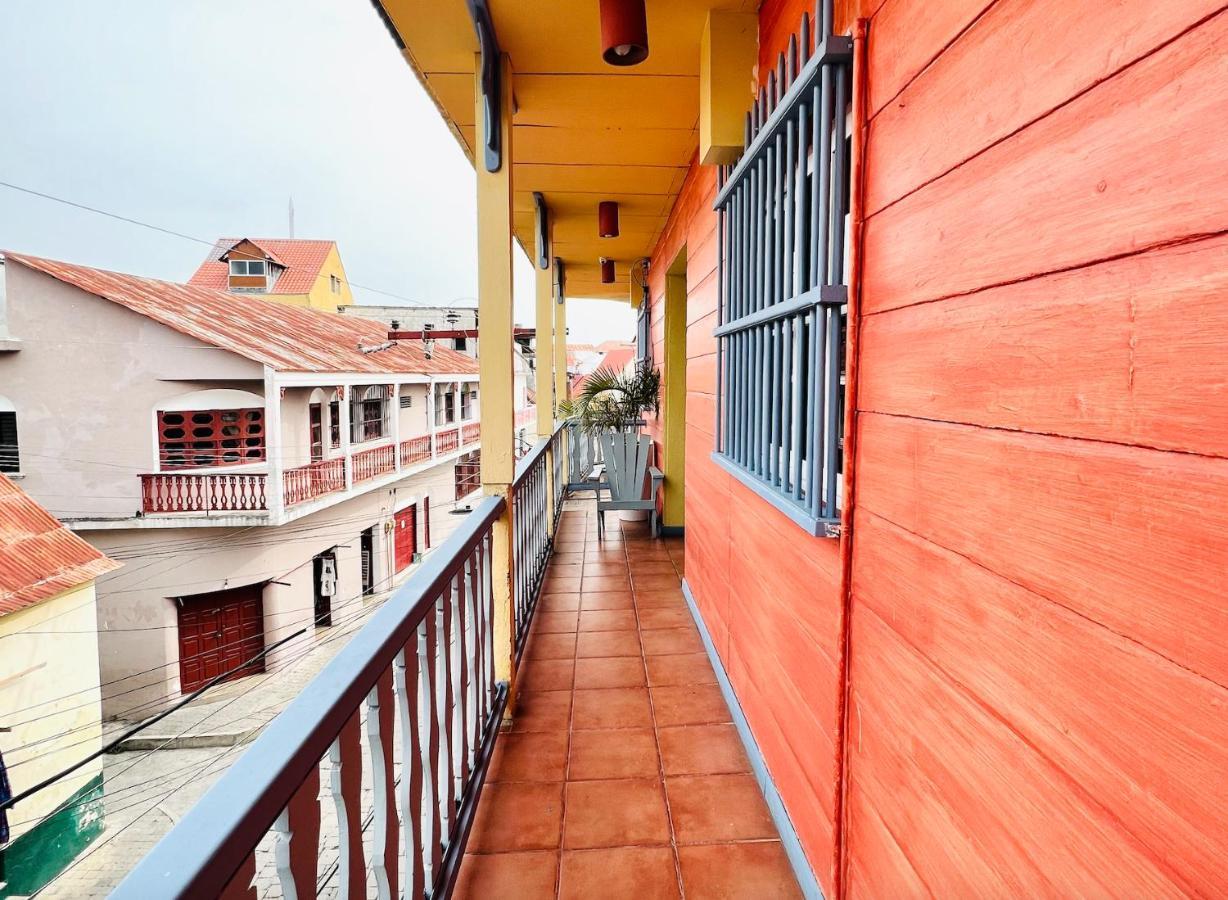 Hotel Casona De La Isla Flores Exterior photo
