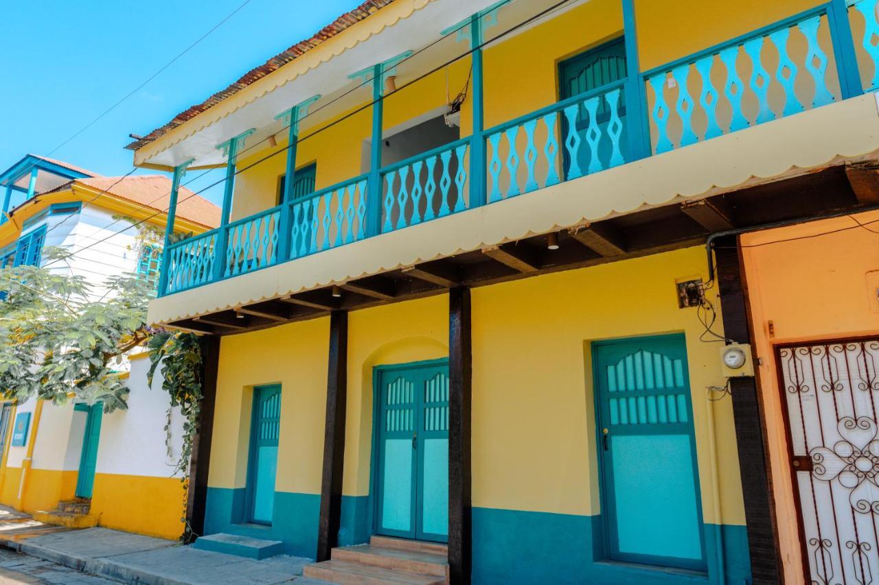 Hotel Casona De La Isla Flores Exterior photo
