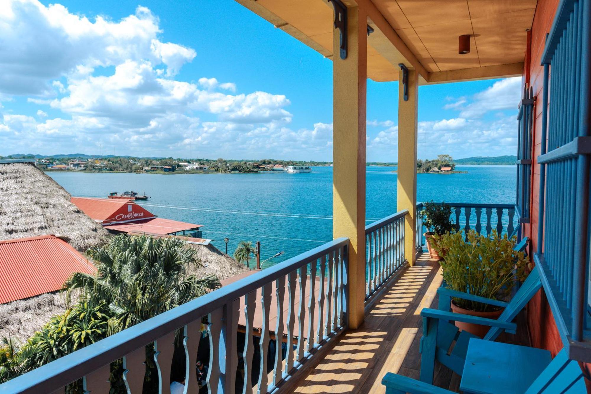 Hotel Casona De La Isla Flores Exterior photo